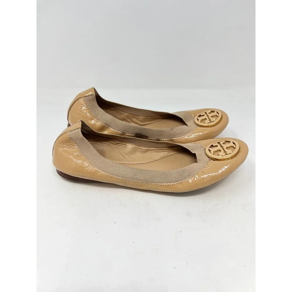 Tory Burch Caroline Patent Leather Ballet Flats Natural Logo Medallion Size 7.5‎